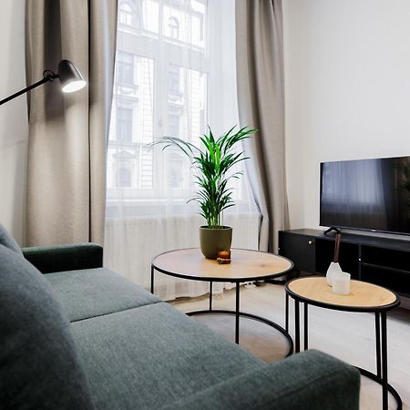 Rigaapartment Elizabetes 22 Self-Service Aparthotel Екстериор снимка