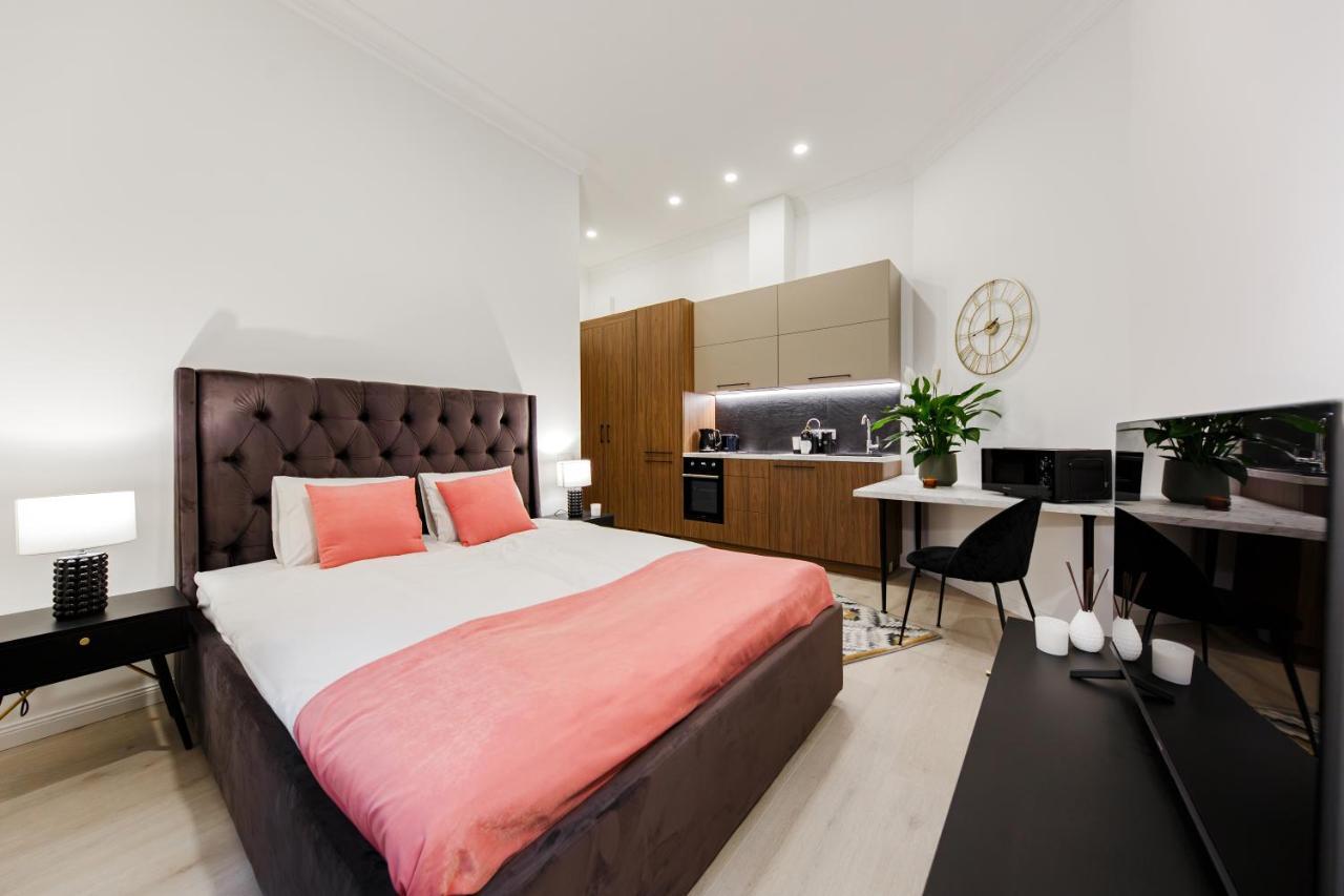 Rigaapartment Elizabetes 22 Self-Service Aparthotel Екстериор снимка